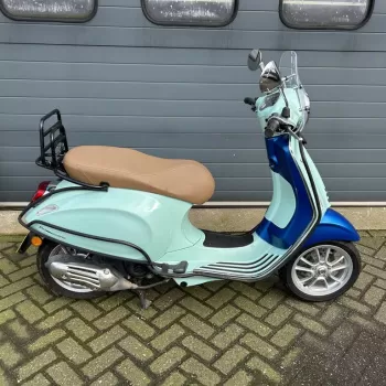 Piaggio Vespa Sprint Primavera 4T 45 km/h 3.943 km.